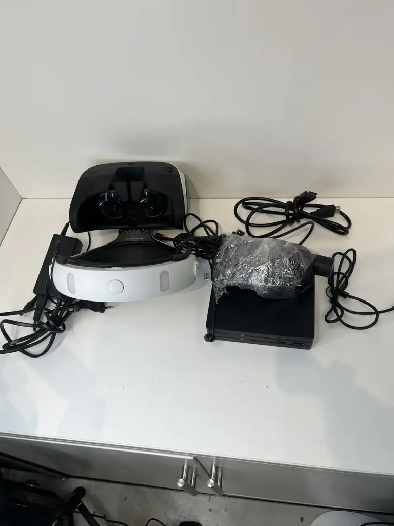 Playstation Vr Cuh-Zvr2 And Camera With Playstation Vr Worlds - View 3
