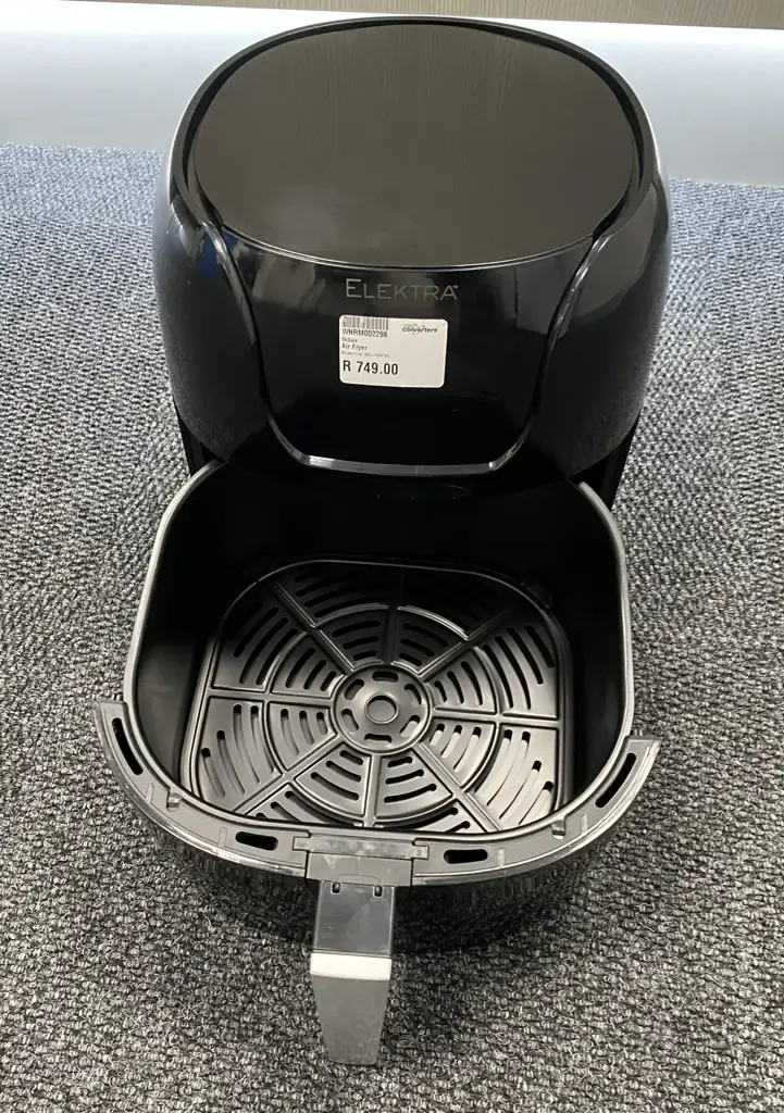 Elektra 7.4L Digital Air Fryer - View 2