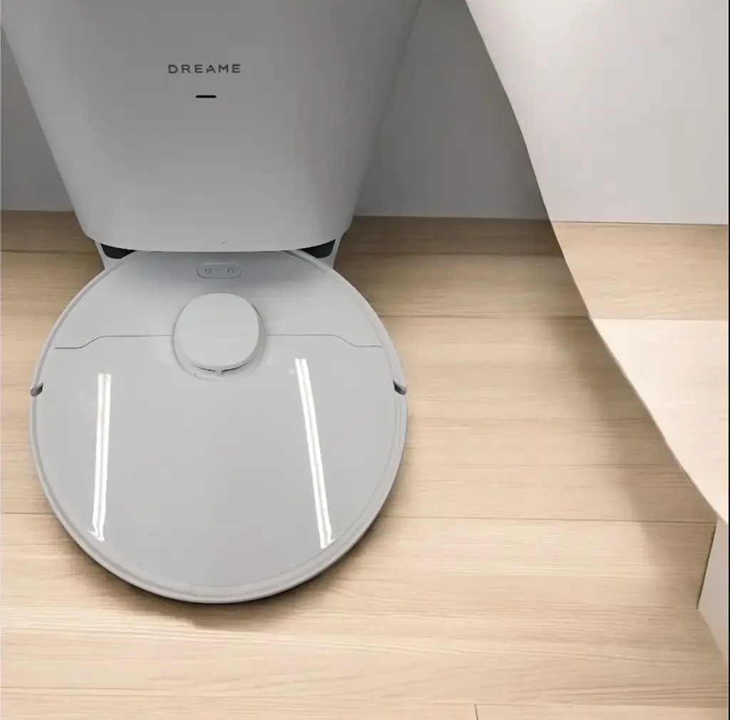 Dreame Dreambot D10 Plus Vaccum Cleaner - View 3