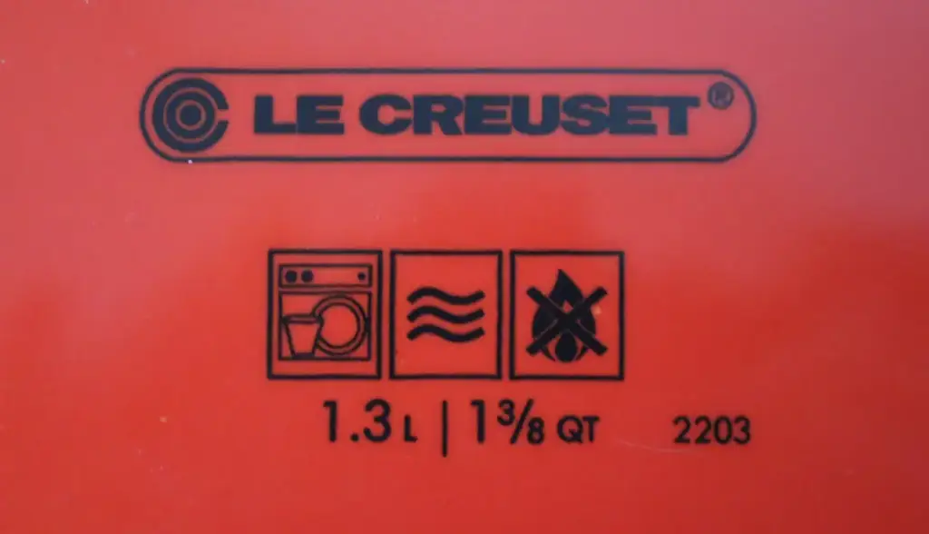 Le Creuset 1.3L Grand Teapot Flame - View 2