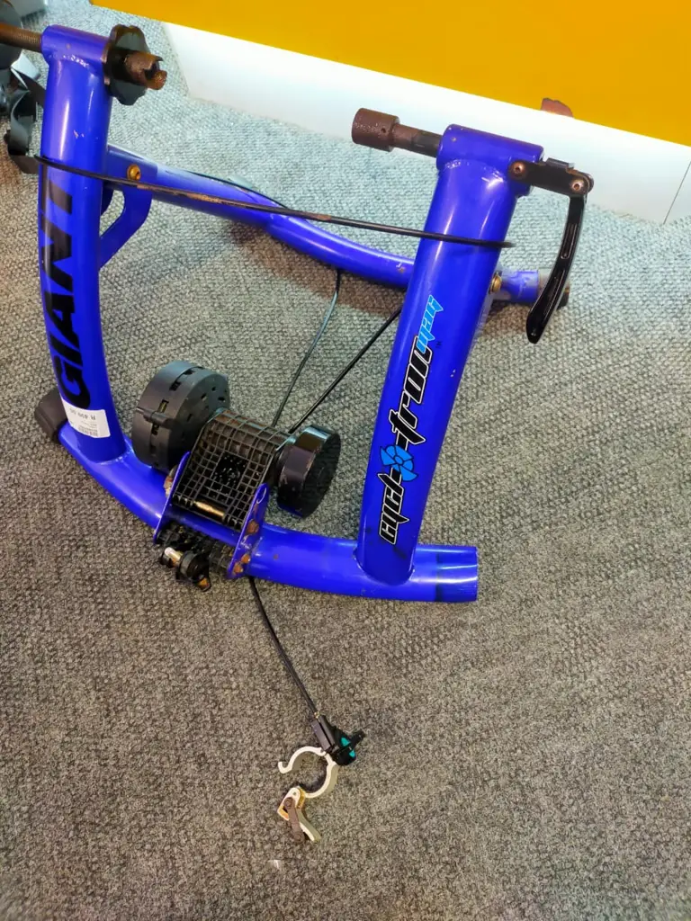 Giant Bike Trainer - View 4