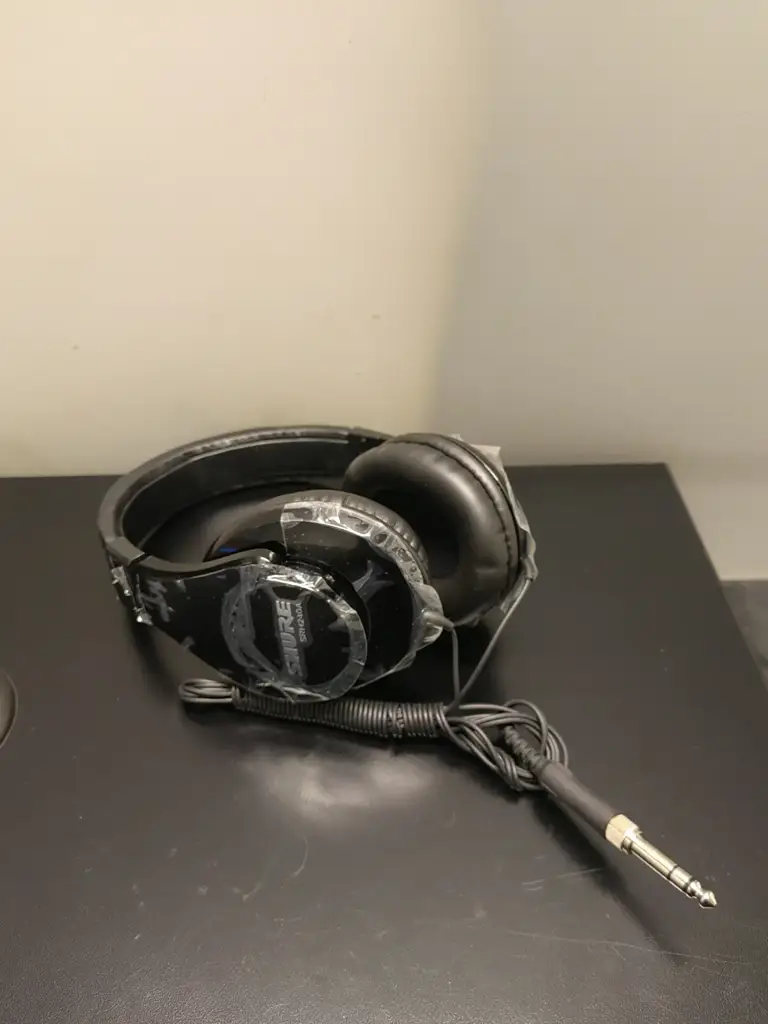 Shure Srh240a Professional Quality Headphones - View 4