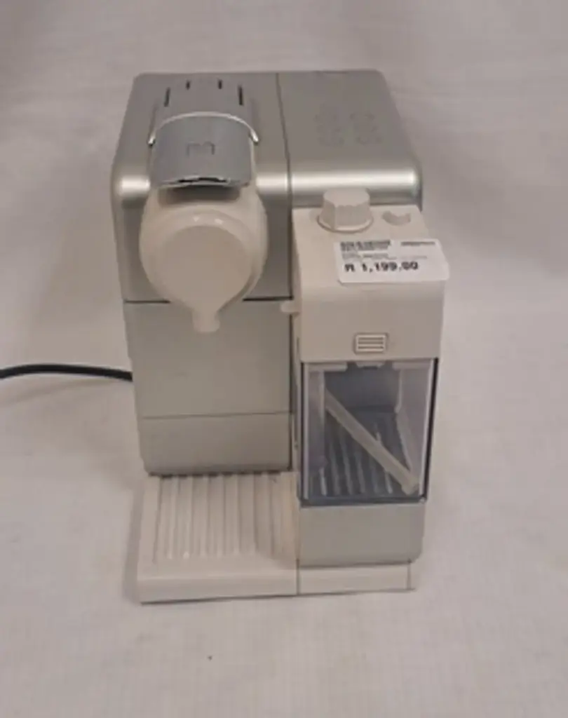 Delonghi Nespresso Latissima Coffee Machine