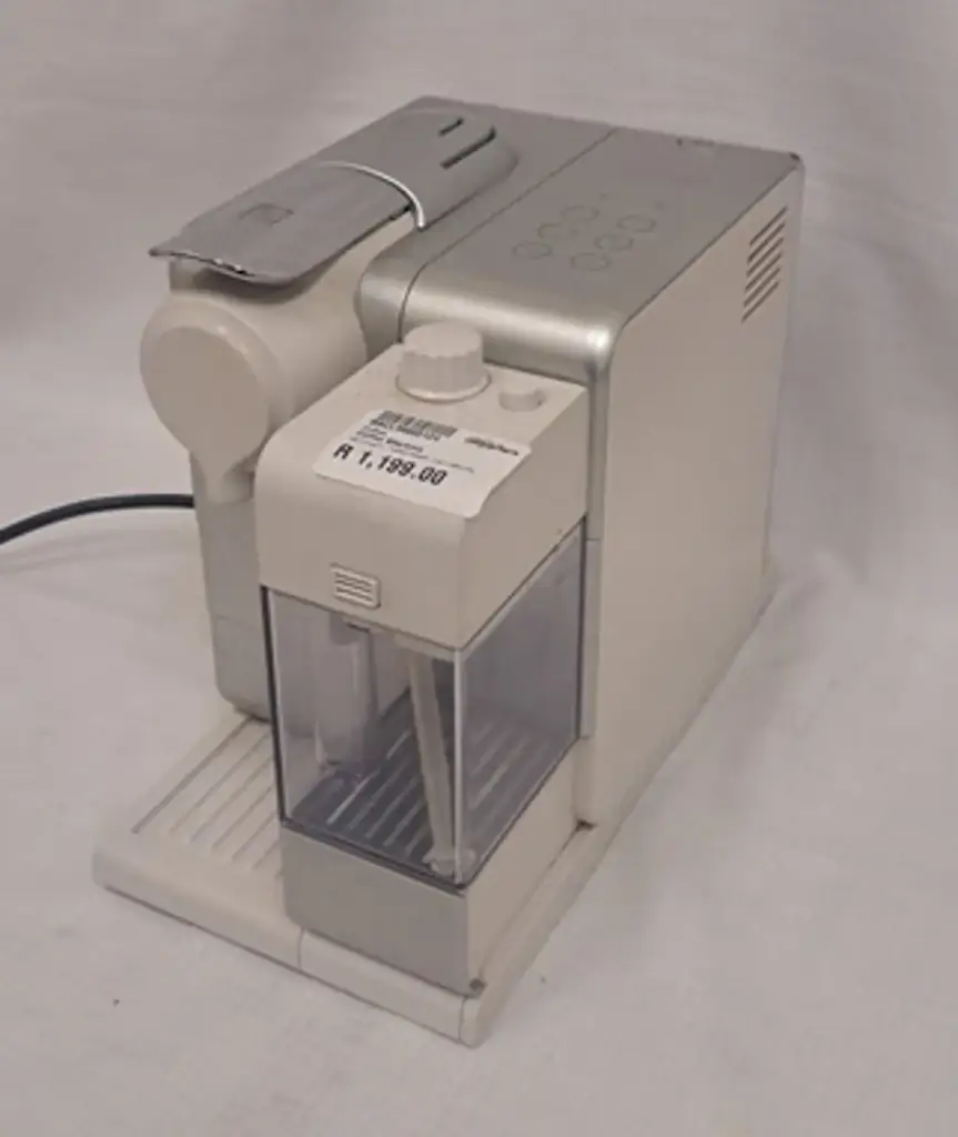 Delonghi Nespresso Latissima Coffee Machine - View 2
