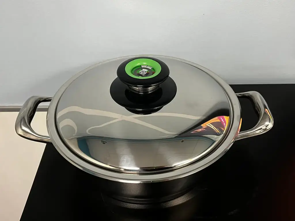 Amc 24 Cm Gourmet Roaster (Code: A2436)