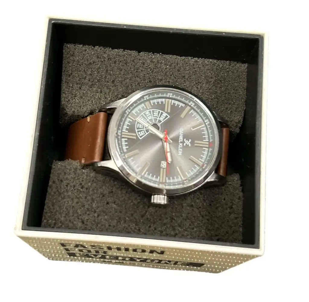 Daniel Klien 1499 Mens Watch Pre Owned - View 2