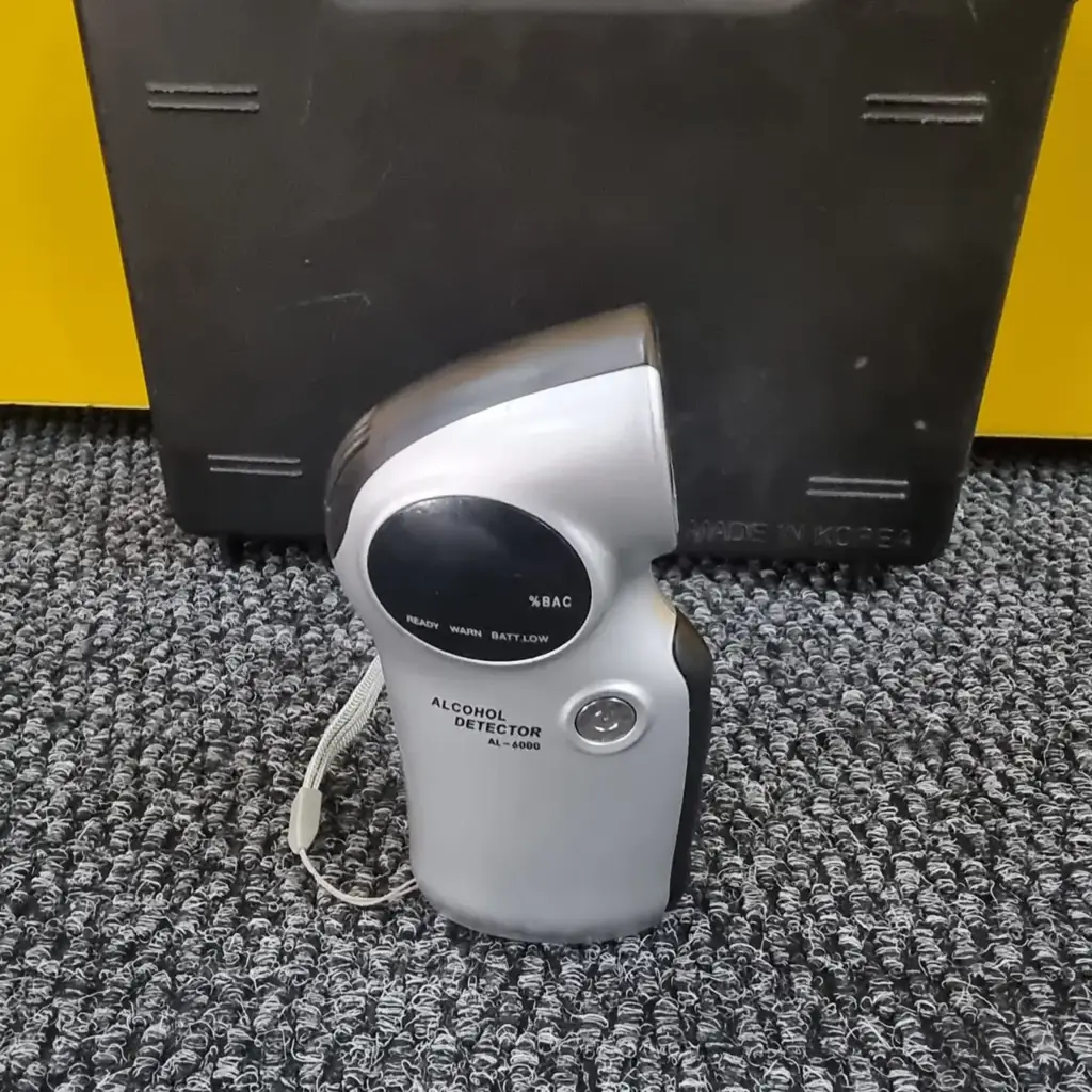 Alcoscan Al6000 A Portable Digital Alcohol Breathalyser. - View 2