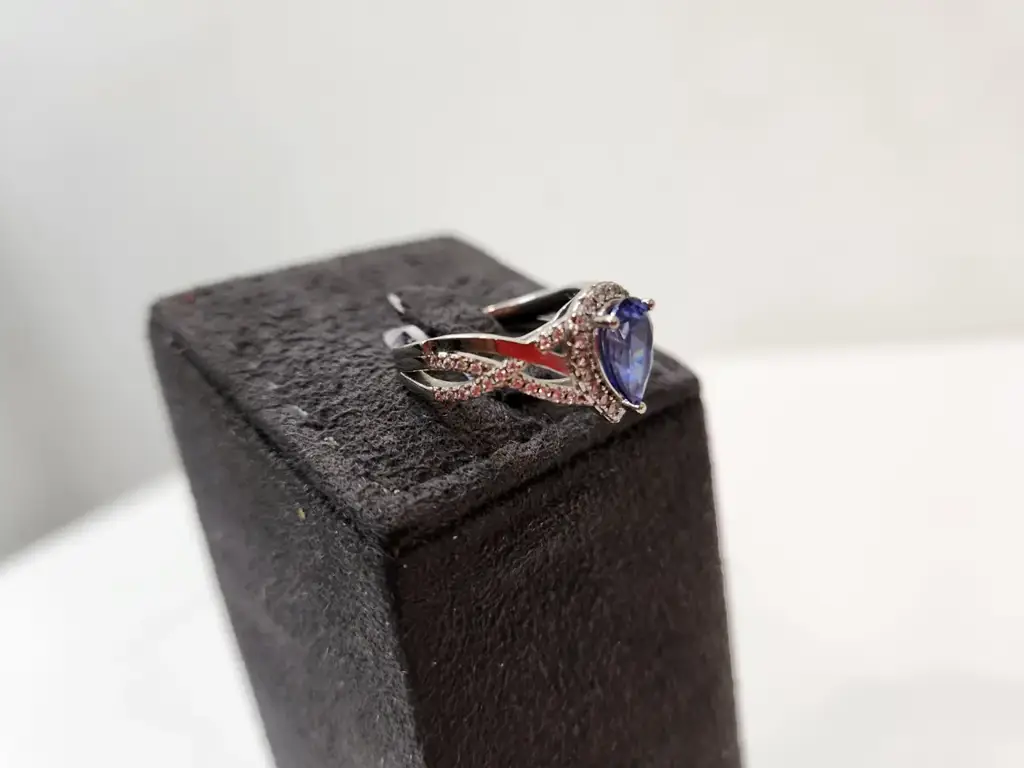 Sterling Silver Pear-Cut Cubic Center Stone Ring - View 3
