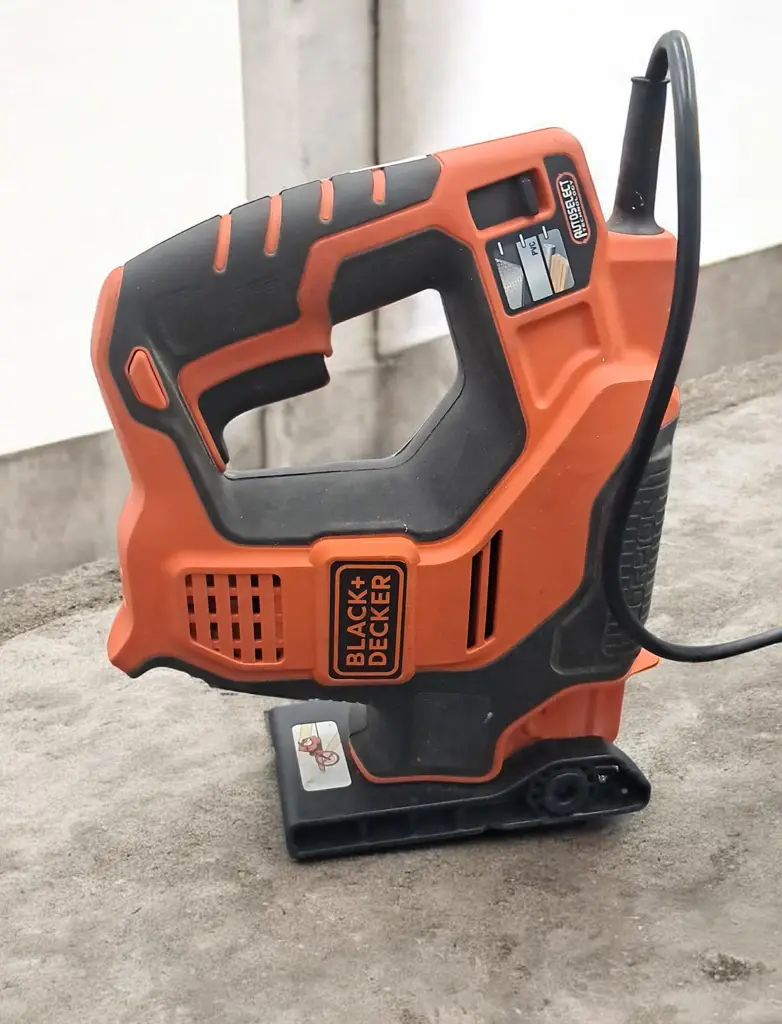 Black And Decker Saw - View 2