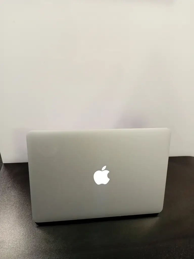 Apple Macbook Air A1466 Laptop - View 2