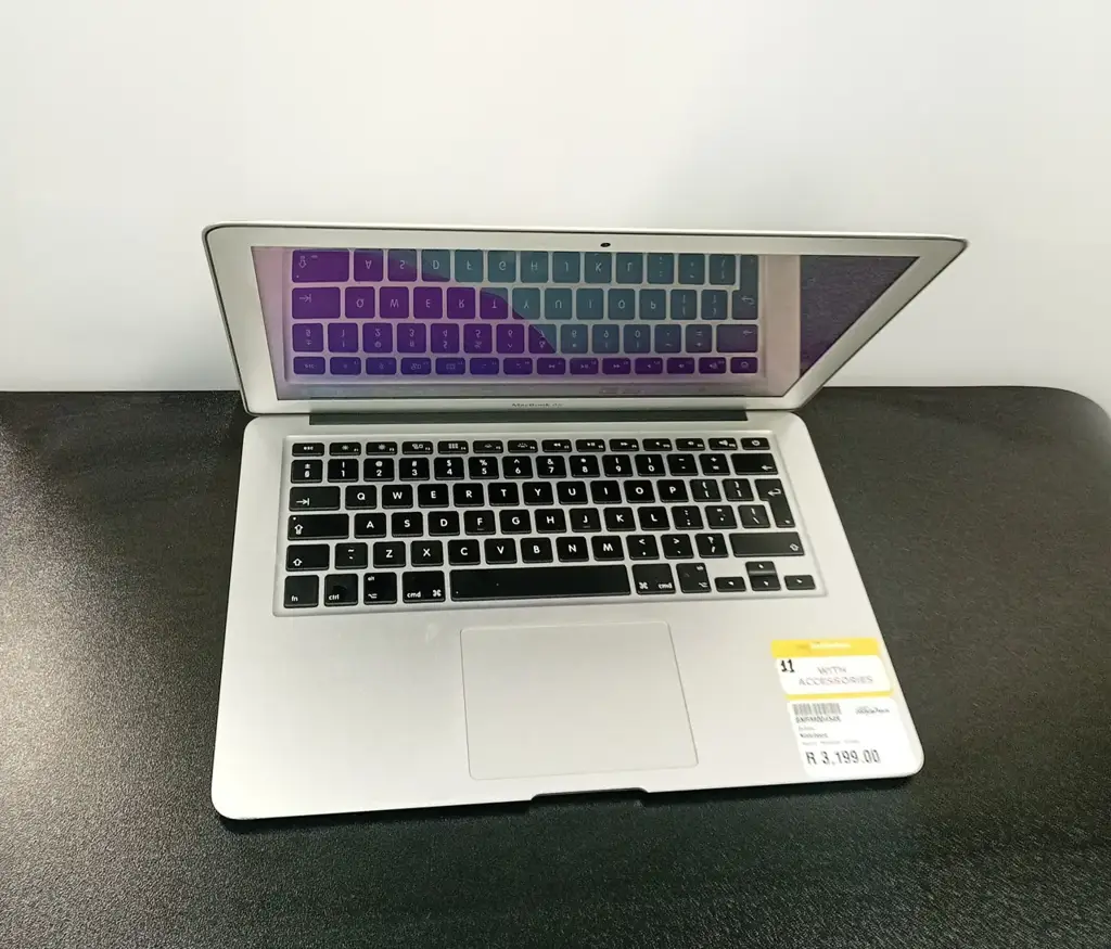 Apple Macbook Air A1466 Laptop - View 4