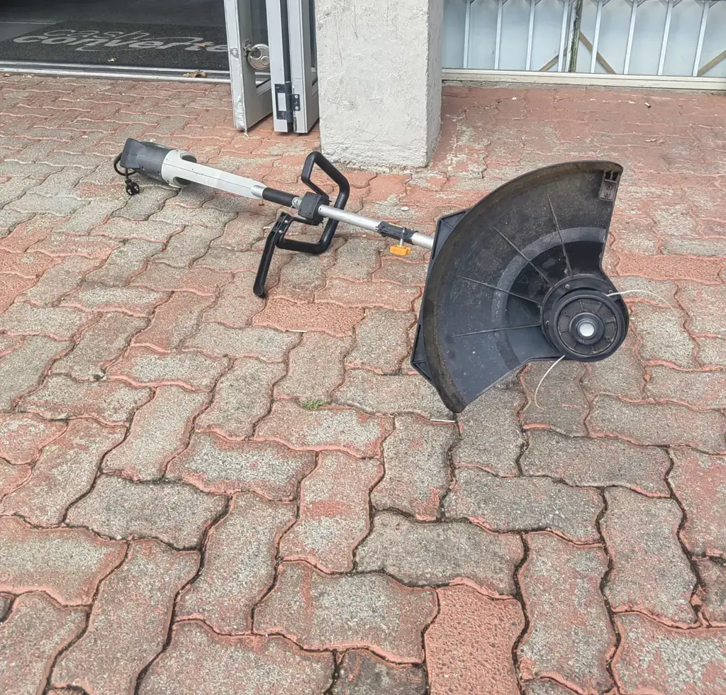 Ryobi Rlt-1000 Electric Line Trimmer - View 3