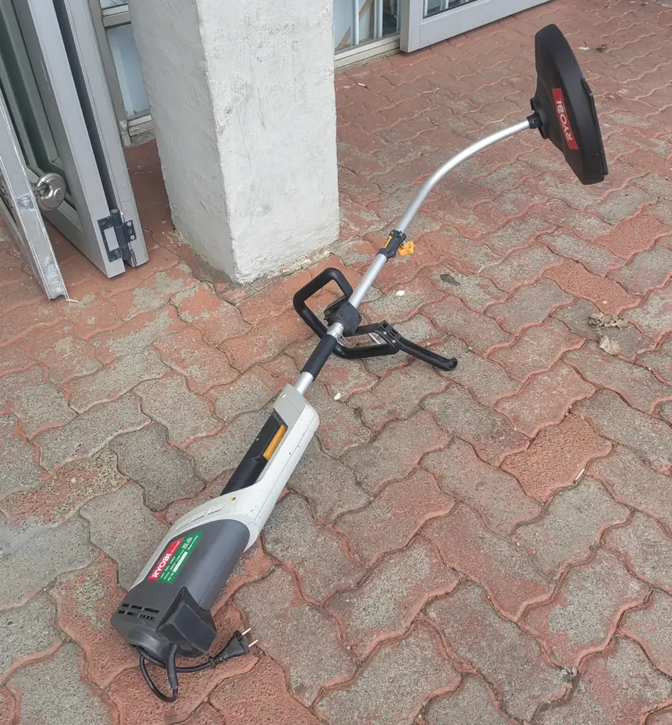 Ryobi Rlt-1000 Electric Line Trimmer - View 4