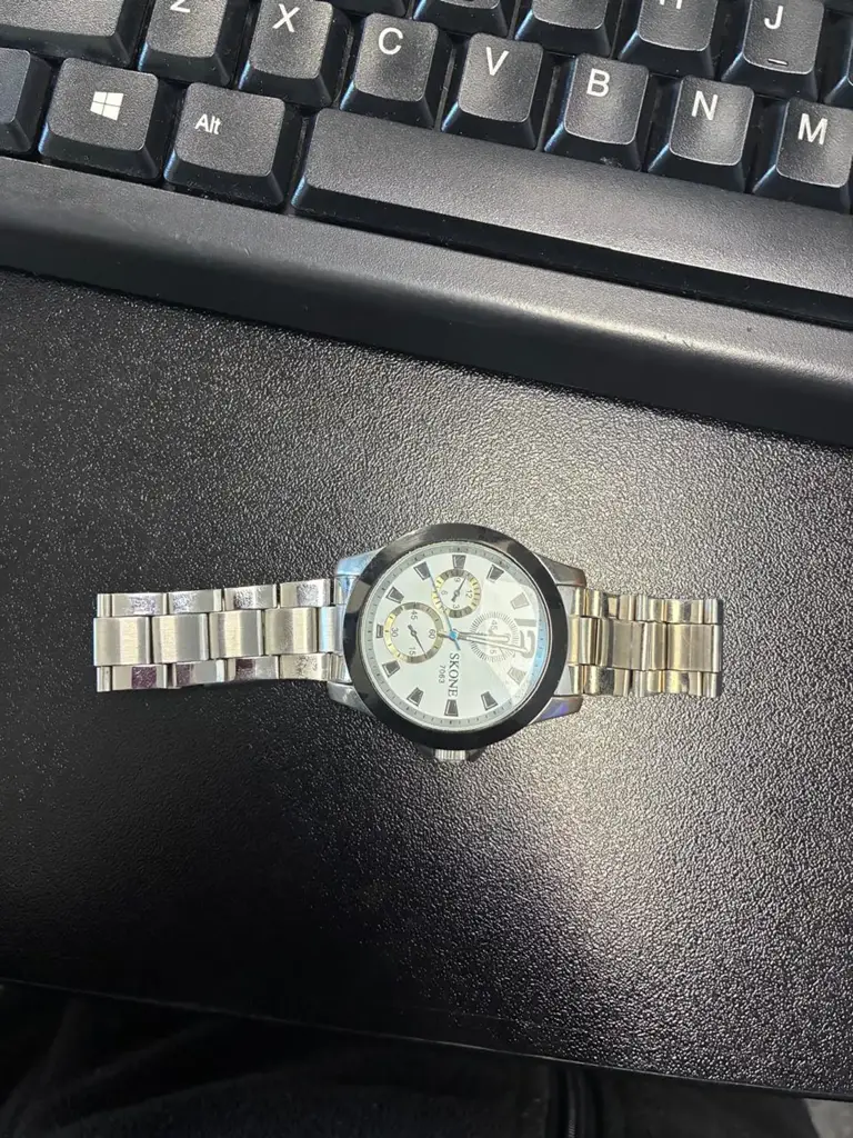 Skone Analogue Watch