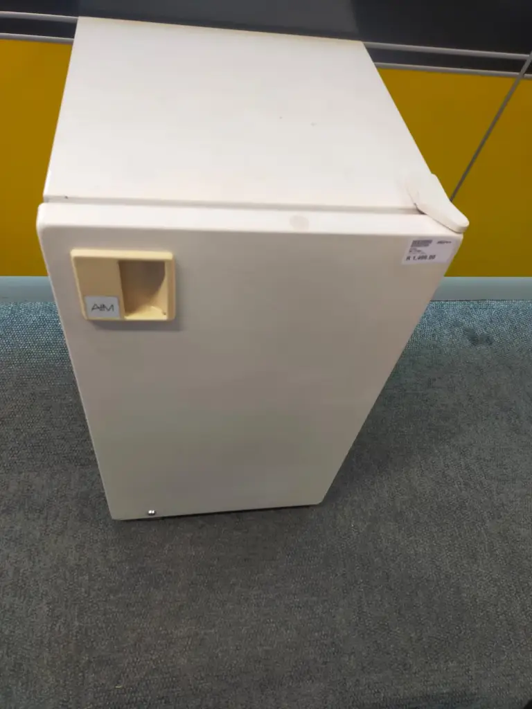 Aim Bar Fridge - View 2