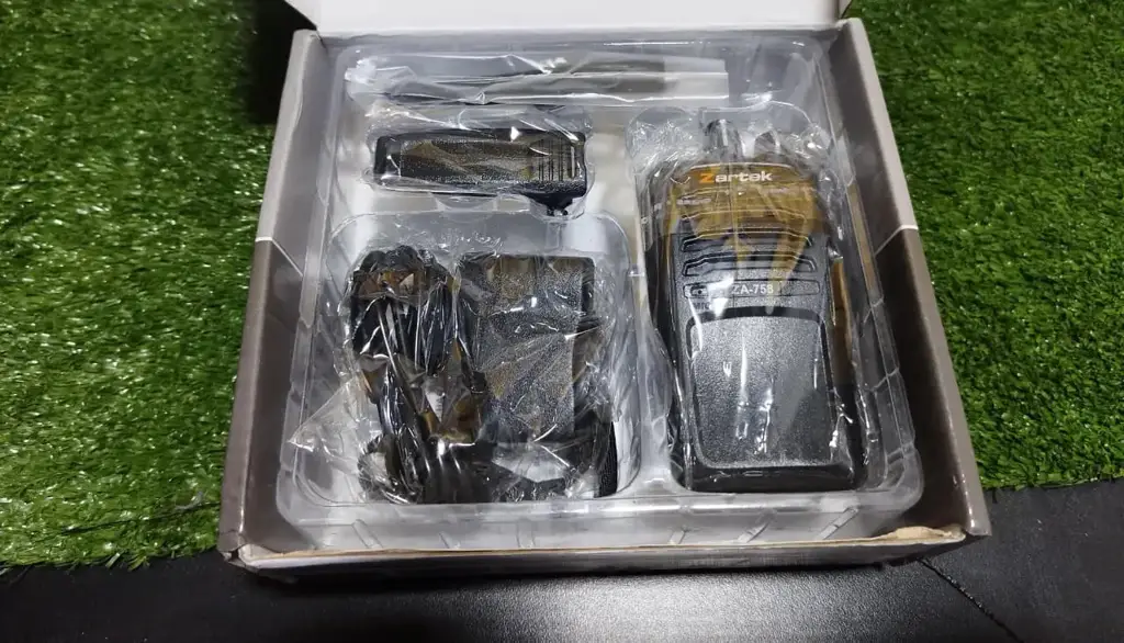 Zartek Za-758 Two Way Radio - View 3