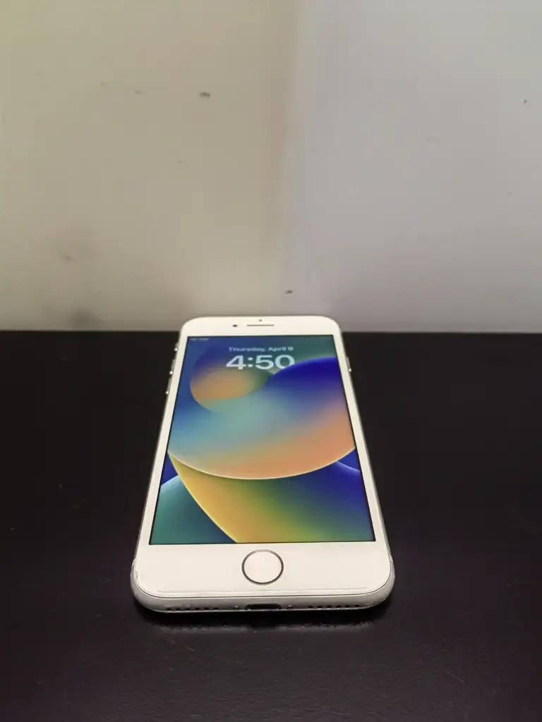Apple Iphone 8 64Gb Mobile Phone - View 4