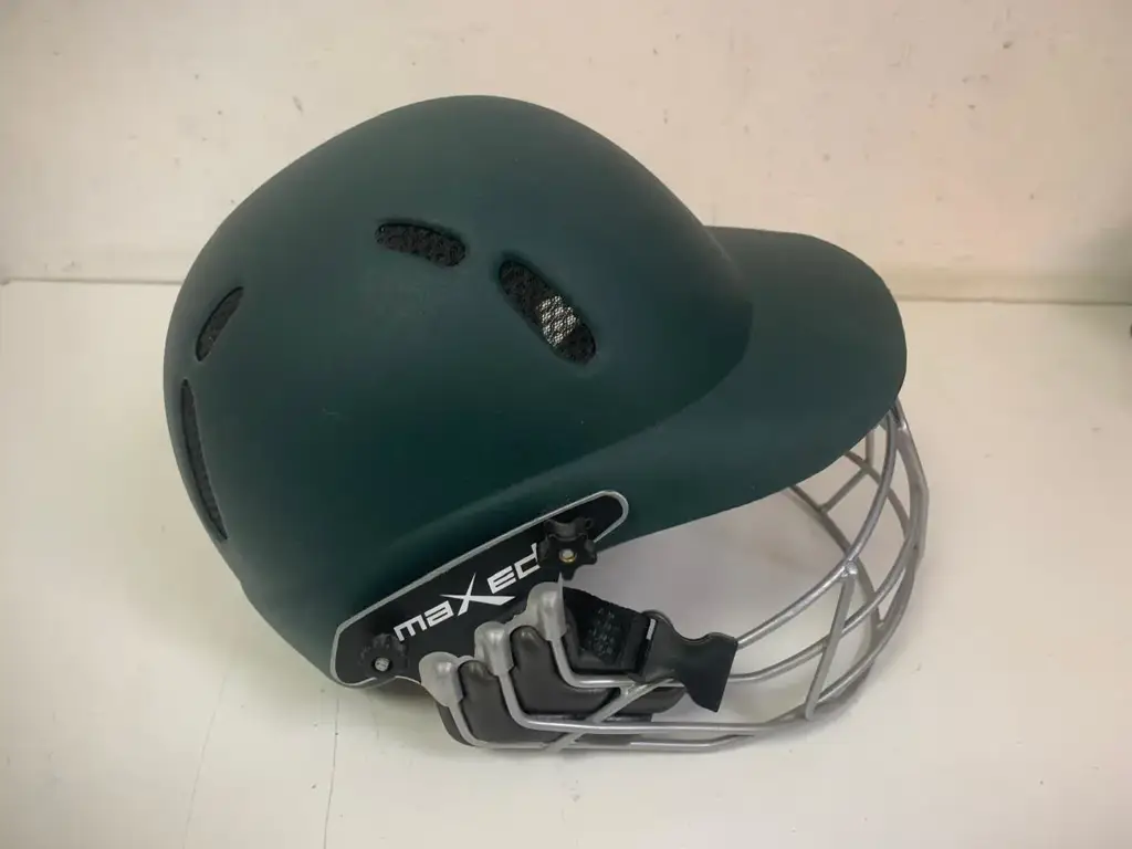 Maxed Blazed Size Sl Green Cricket Helmet