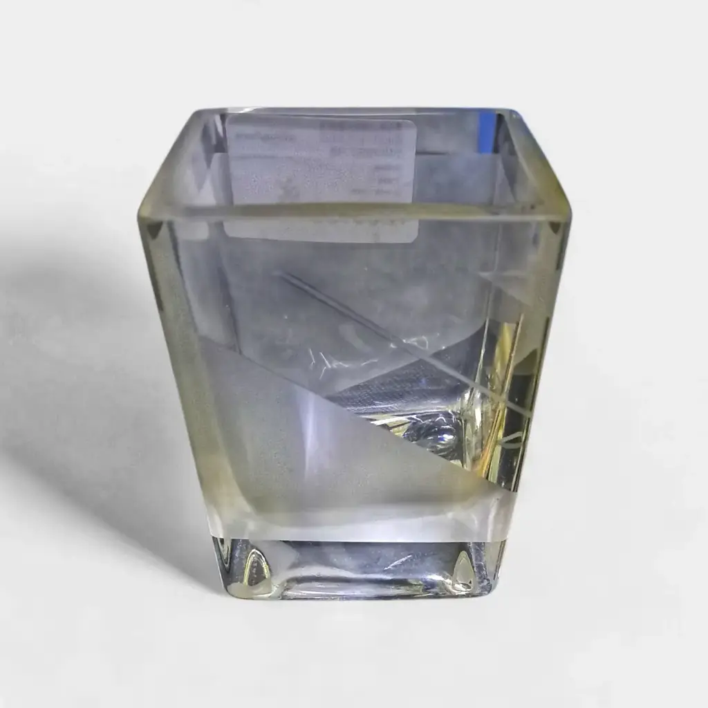 Square-Shaped Glass Vase - View 3