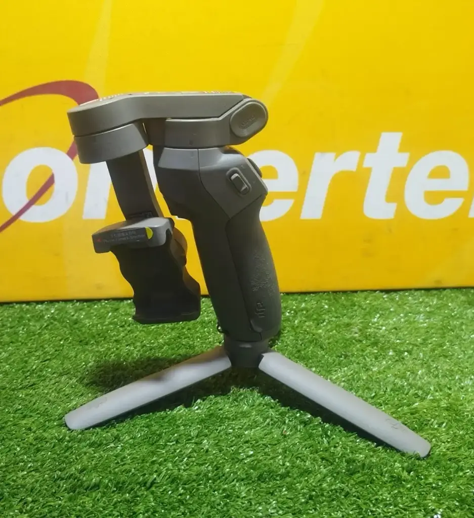 Dji Osmo Mobile 3 Smartphone Gimbal - View 2