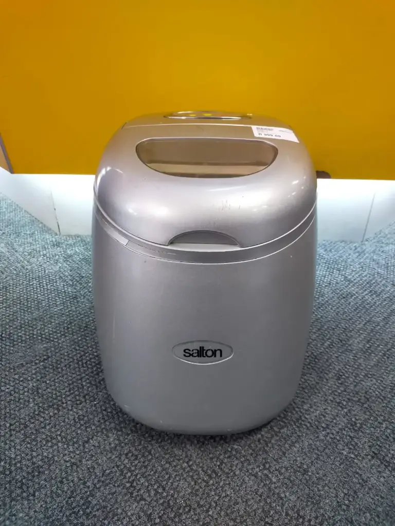 Salton Ice Maker