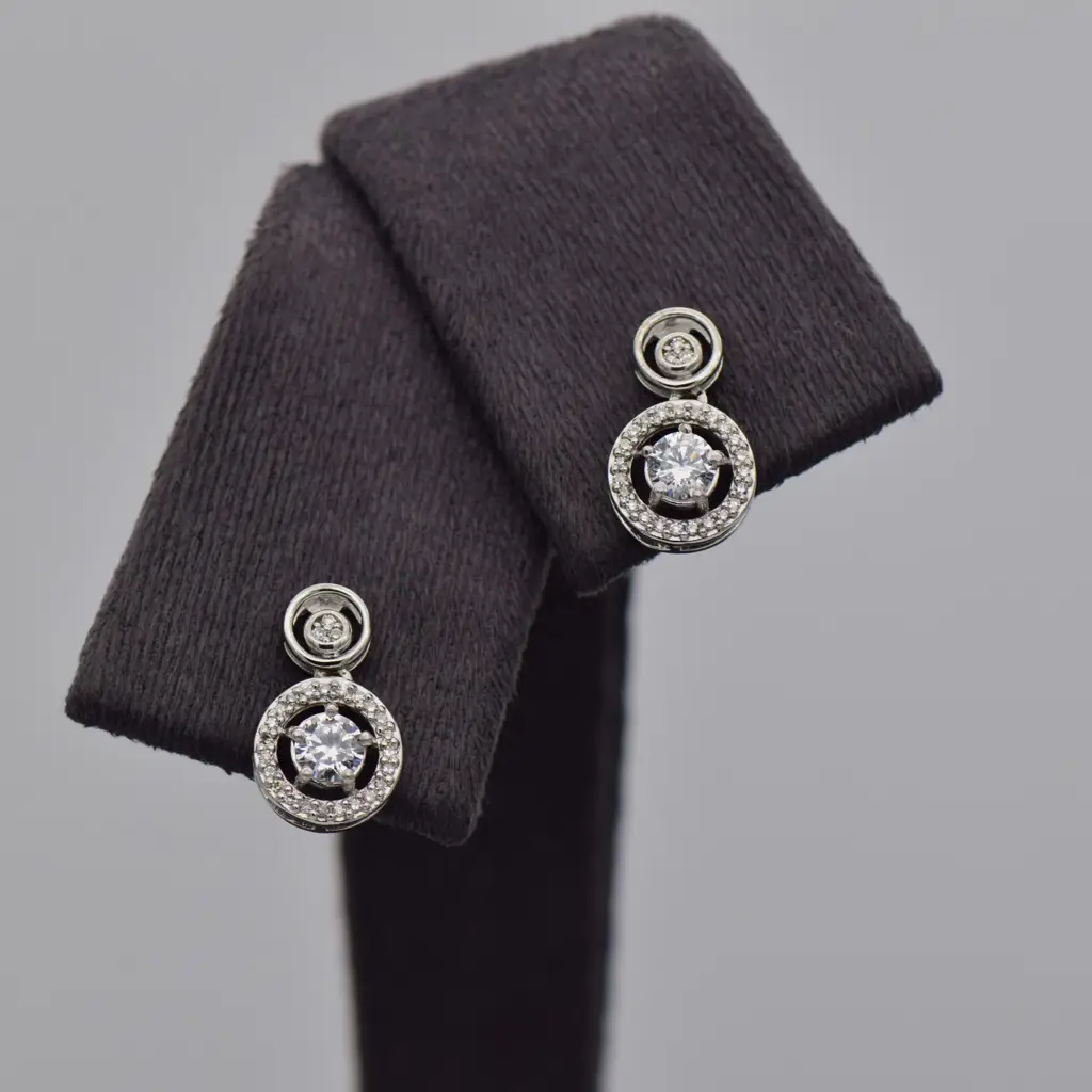 9ct White Gold Drop Earring