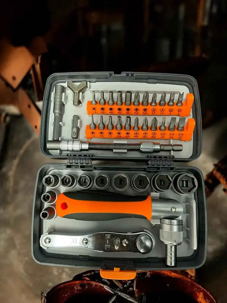 38Pcs Hand Tool Set Mechanics Kit 1/4" Ratchet Socket Wrench