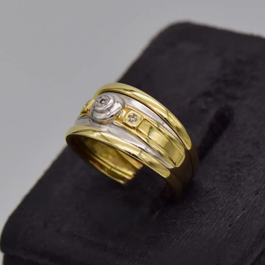 9ct Two Tone Trip Set Ring - View 3