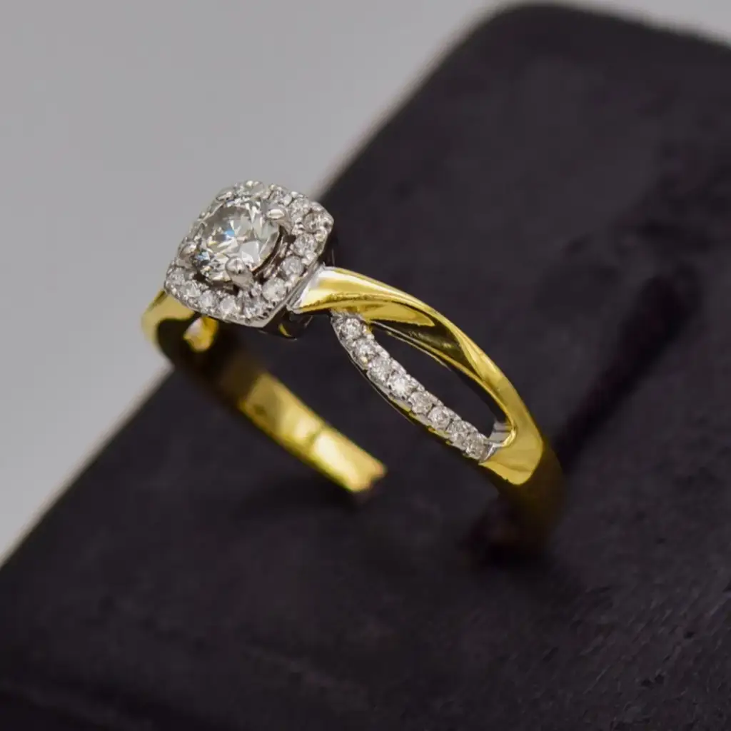 18ct Yellow Gold Dress Ring - View 3