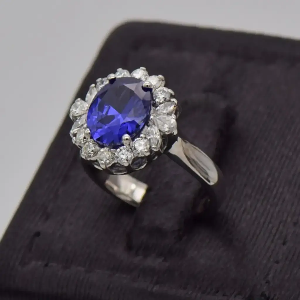 18ct White Gold Dress Ring - View 3