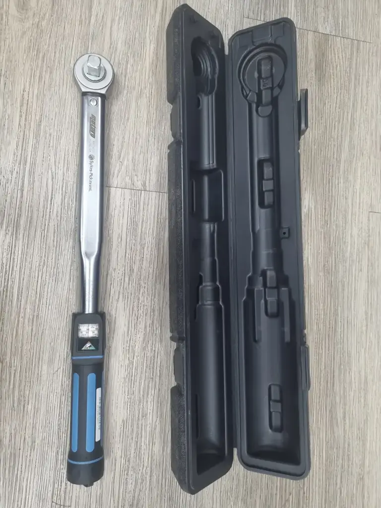 Sykes-Pickavant Torque Wrench - View 3
