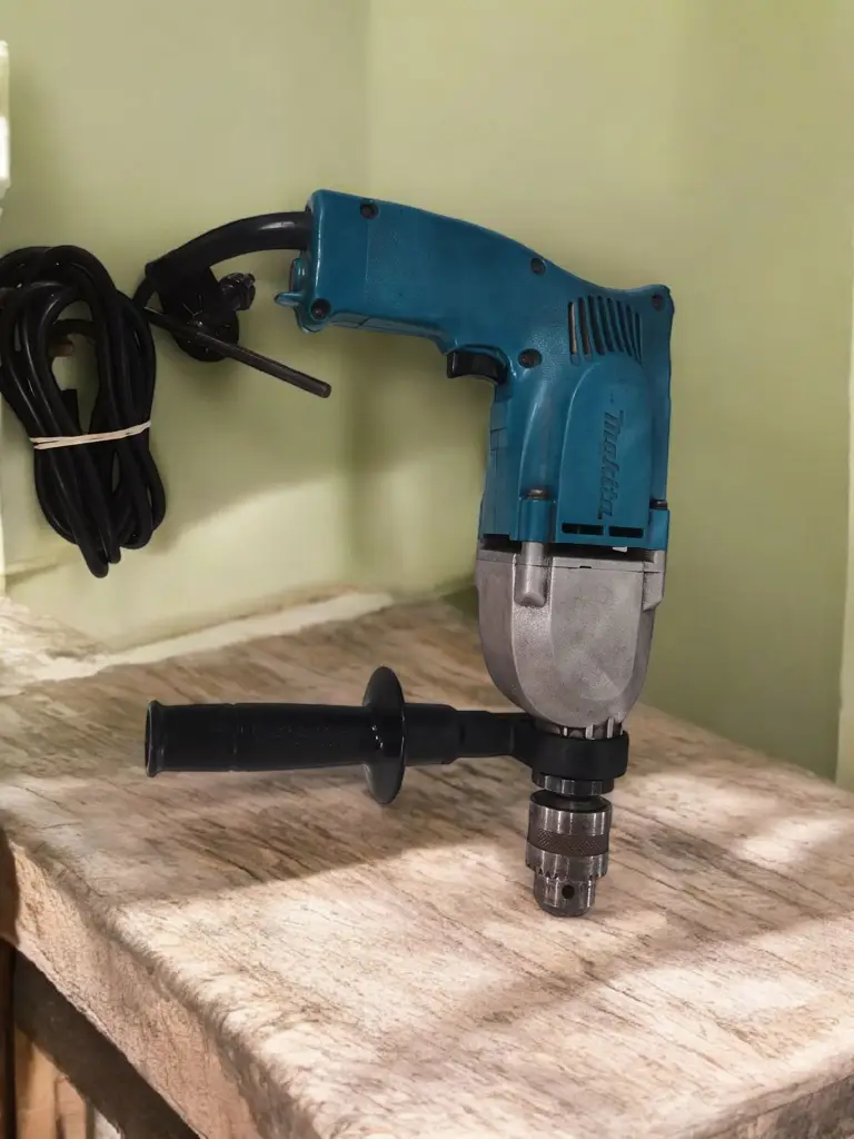 Makita Drill Hp2020