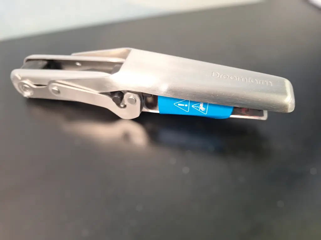 Winopen Automatic Compact Wine Opener - View 2