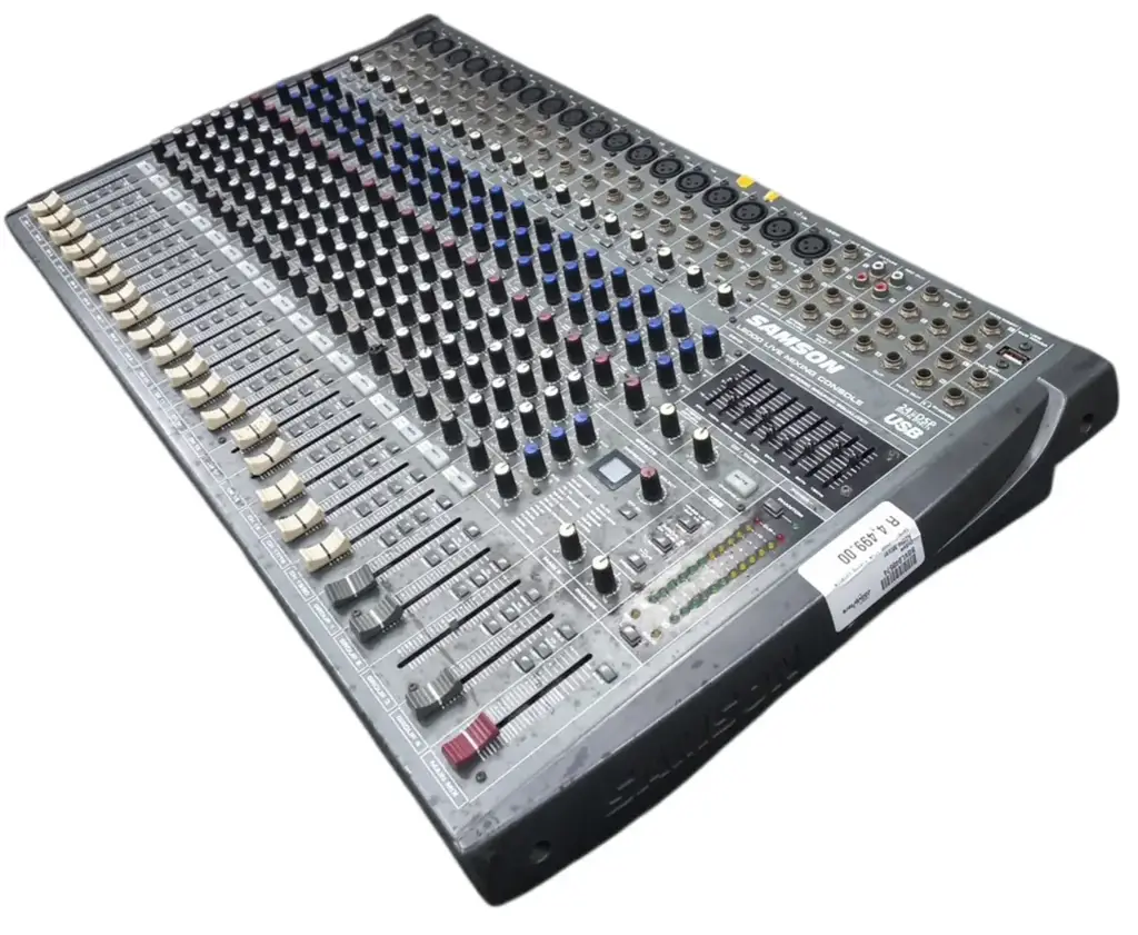 Samson L2000 20-Channel, 4-Bus Compact Live Console - View 2