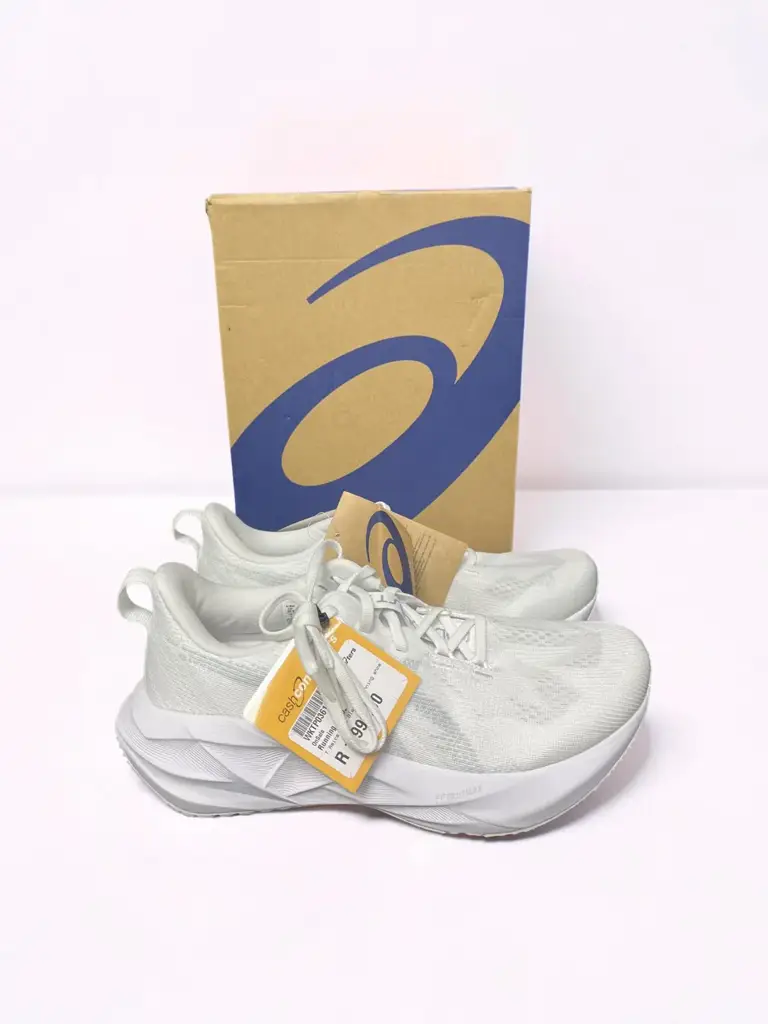 Asics Novablast 5 Mens Shoes (Size:7) - View 2