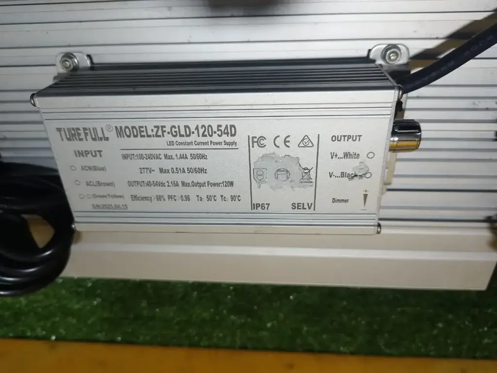 The One Grow 120 Led Panel Light - View 3