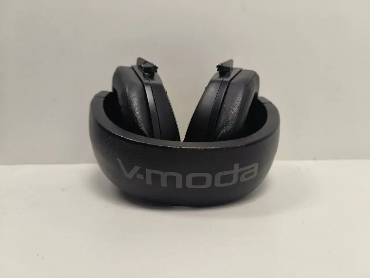 V-Mode Over-Ear Headphones | Noise-Canceling | Wireless | M-200 - View 2