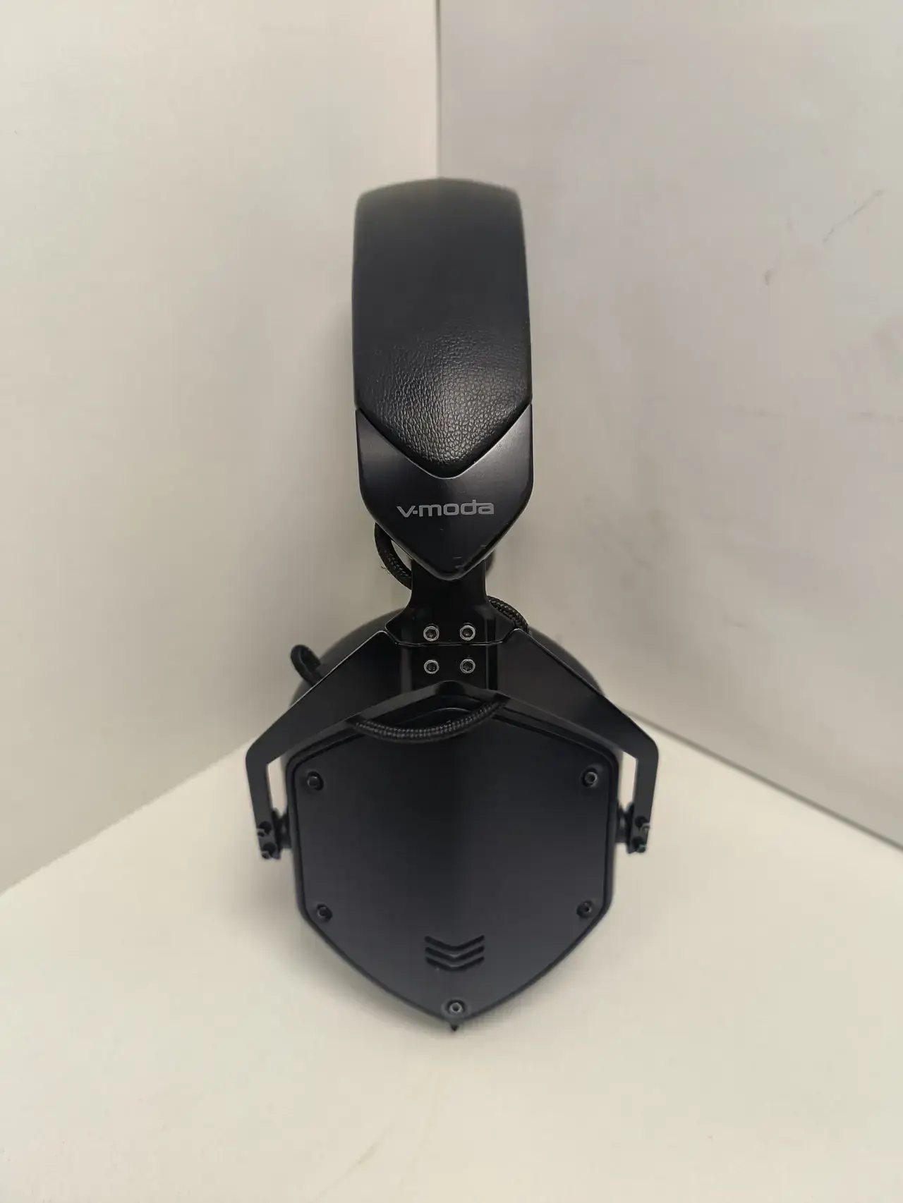 V-Mode Over-Ear Headphones | Noise-Canceling | Wireless | M-200 - View 4