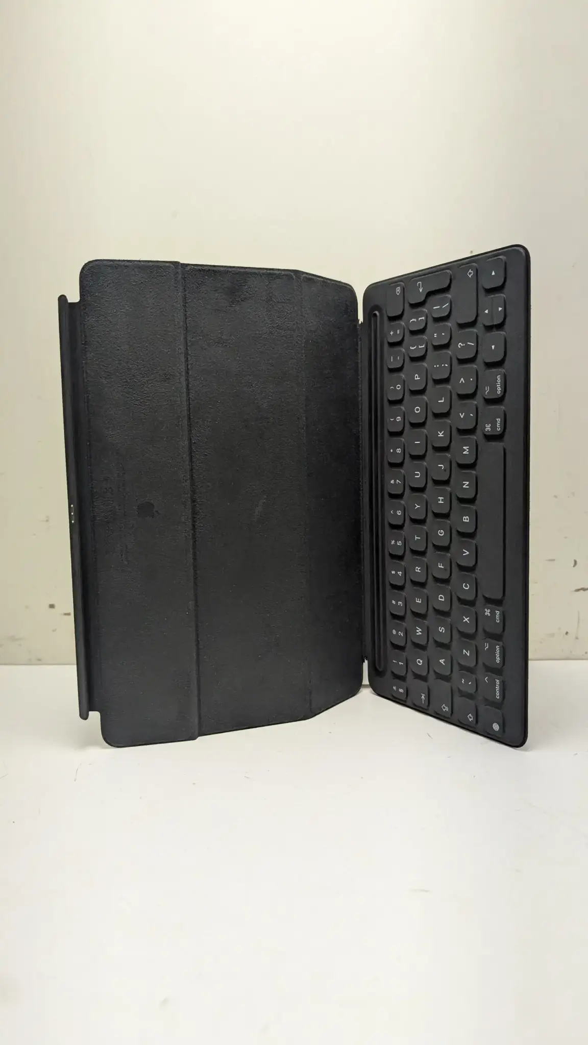 Apple Ipad Smart Keyboard | A1829 - View 2