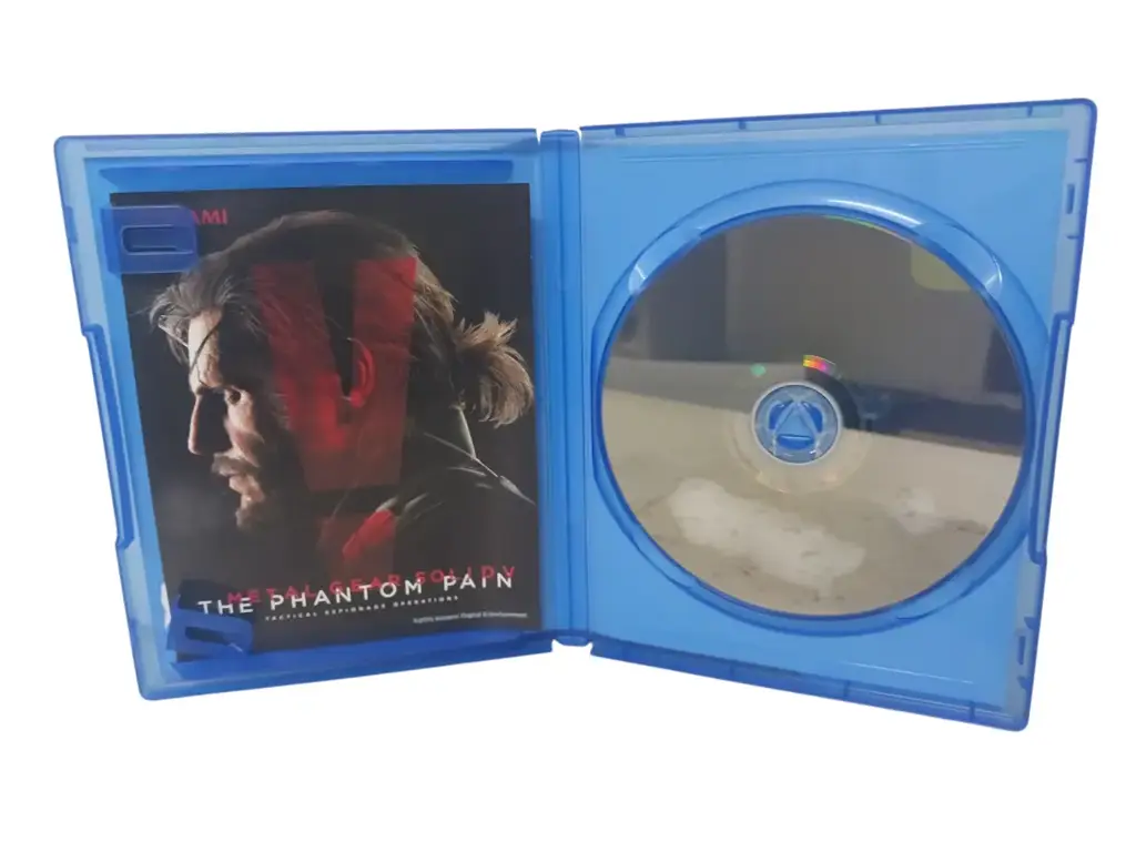 Playstation 4 Metal Gear Solid V: The Phantom Pain Game Disc - View 3