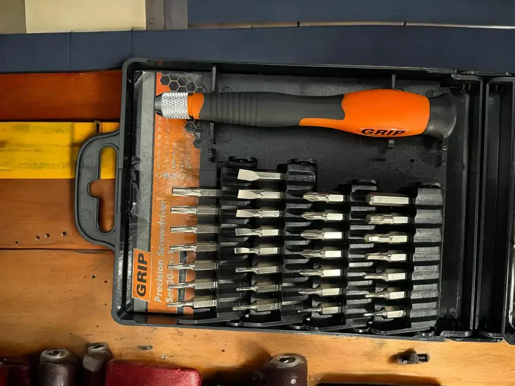 Grip Gs7773 Precision 30-In-1 Screwdriver Set - View 2