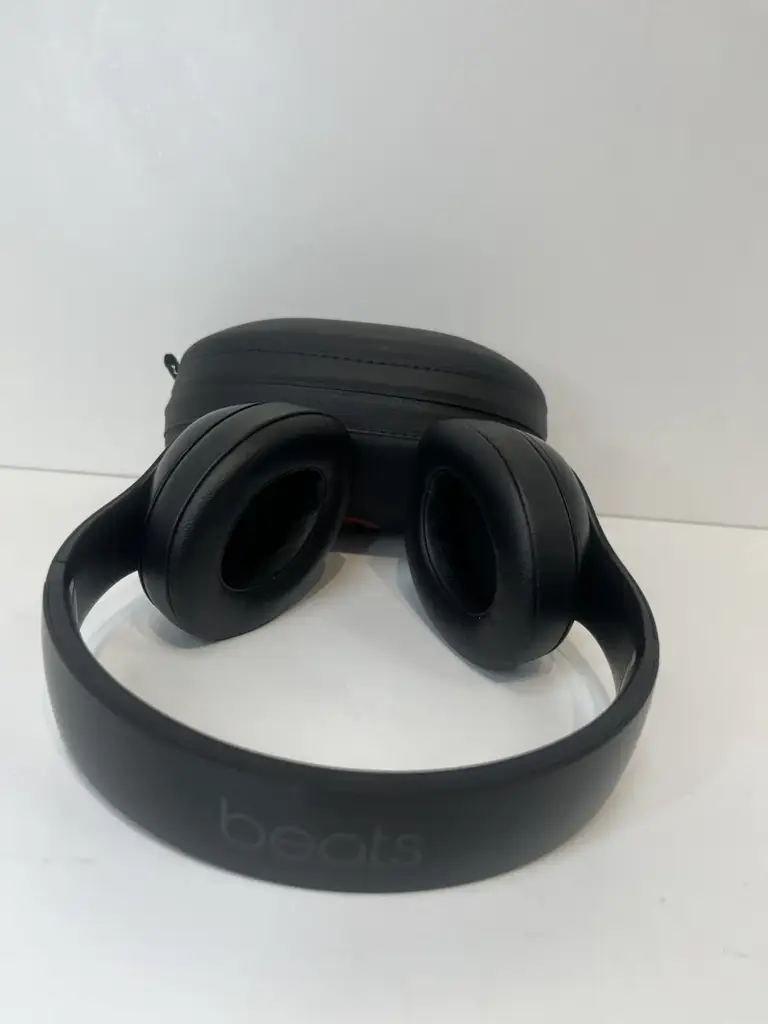 Beats Studio3 Wireless Over-Ear Headphones - View 2