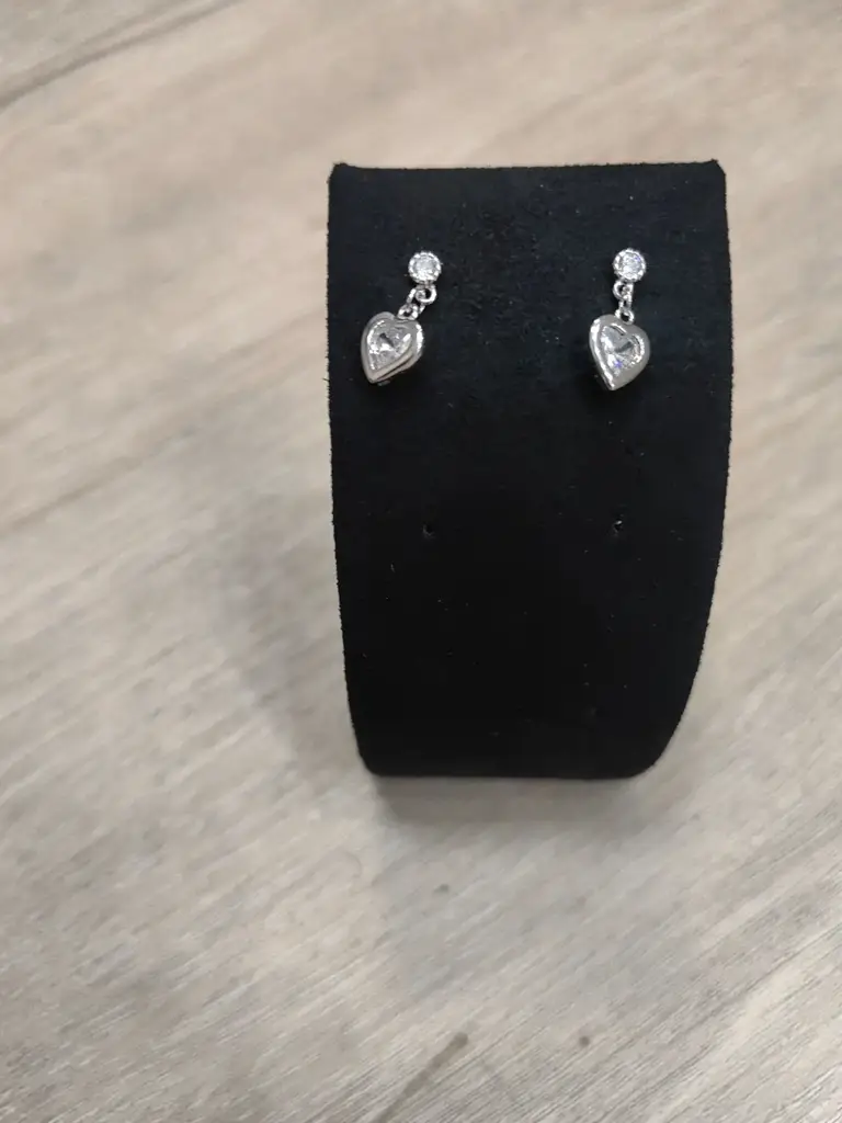 Small Heart Drop Earings