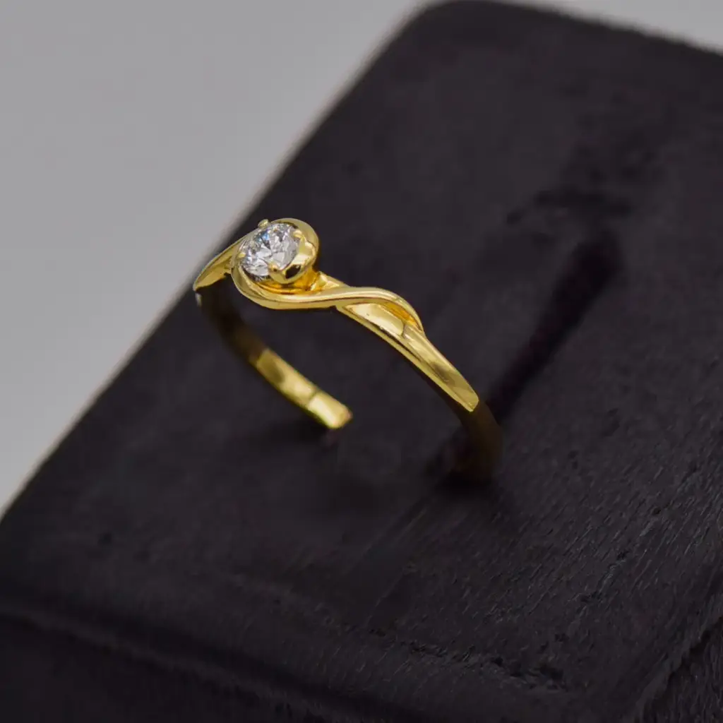 18ct Yellow Gold Dress Ring - View 3