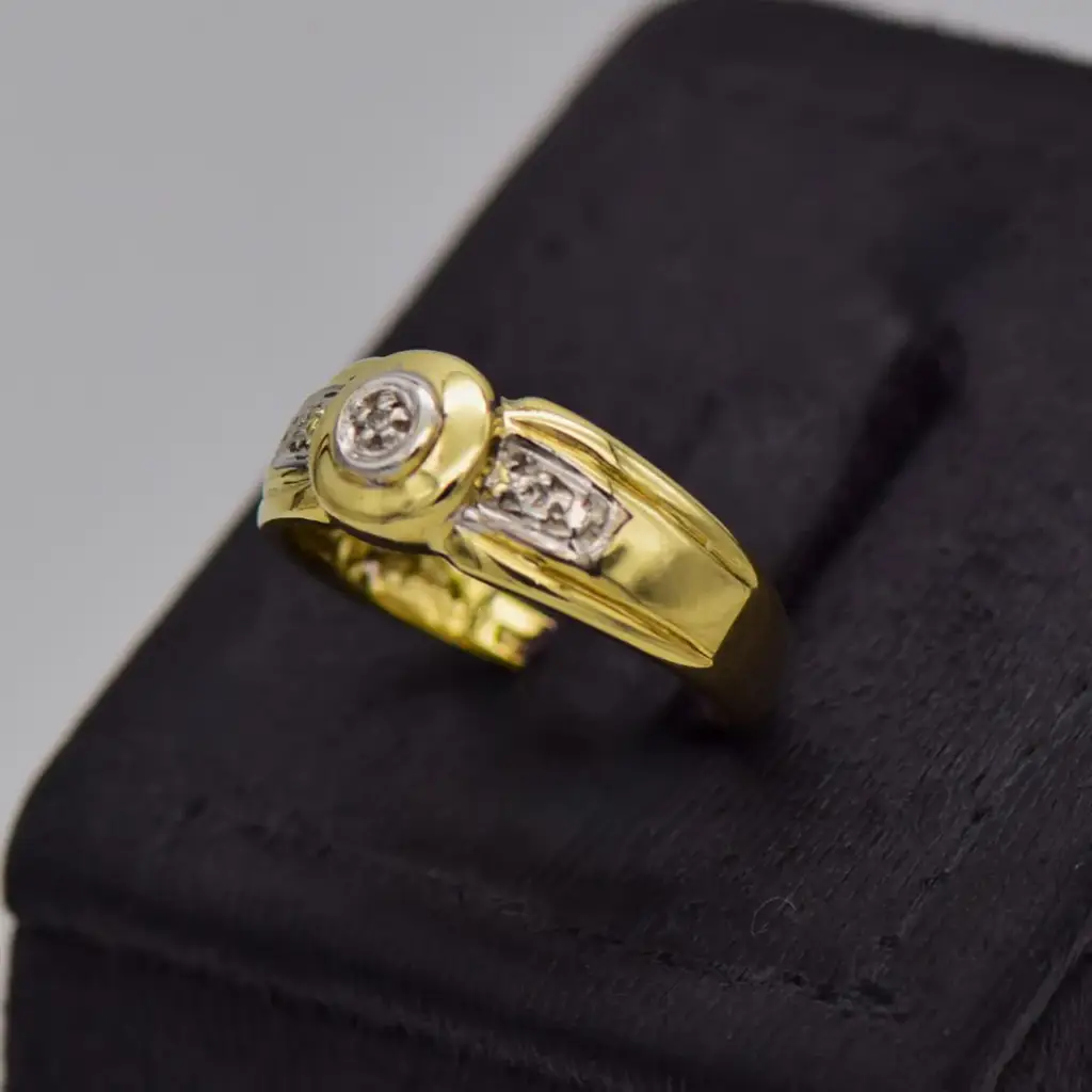 9ct Yellow Gold Dress Ring - View 3