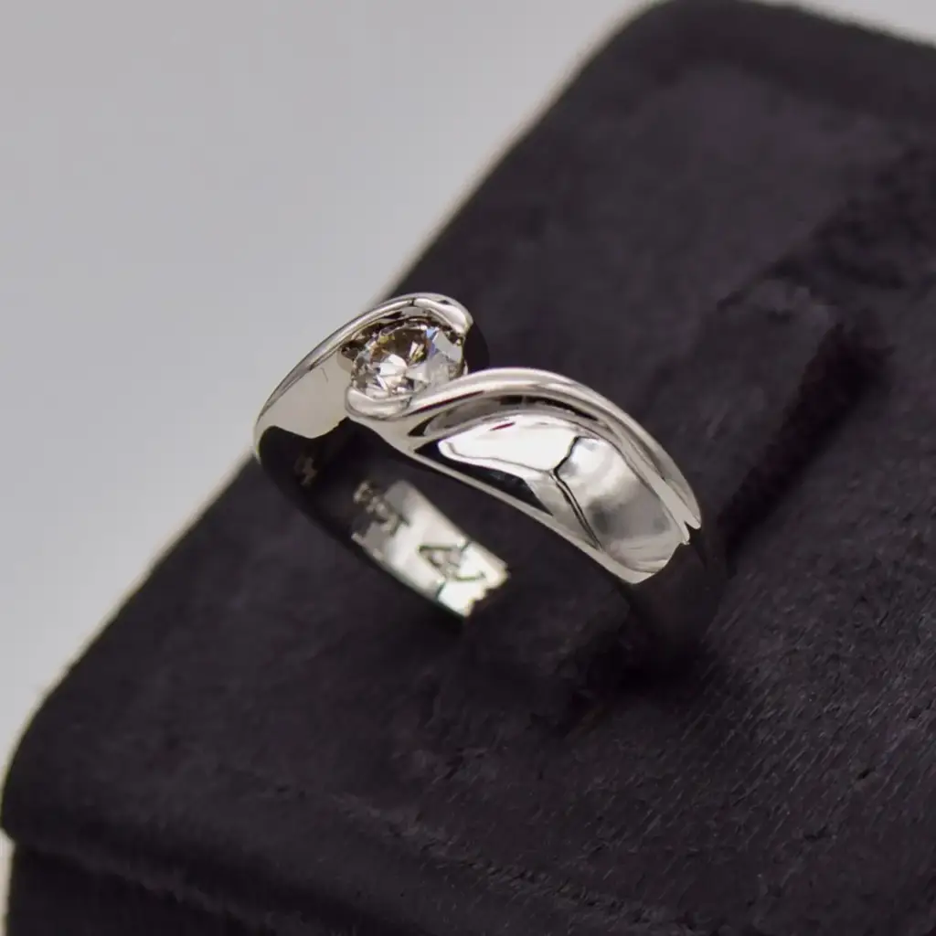 18ct White Gold Dress Ring - View 3