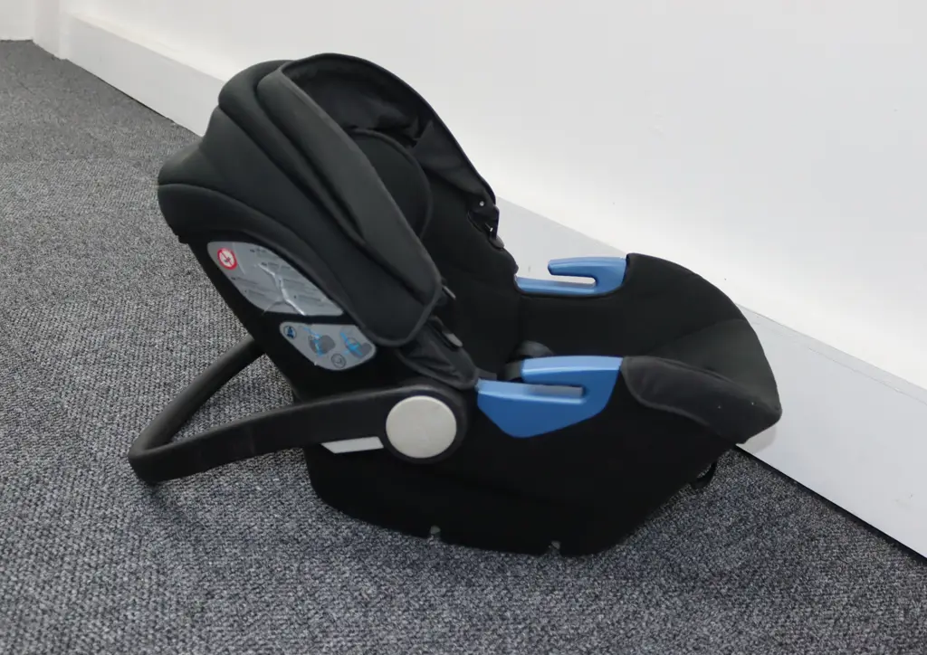 Silver Cross Wayfarer Special Edition Travel System - View 6