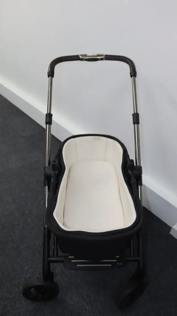 Silver Cross Wayfarer Special Edition Travel System - View 17