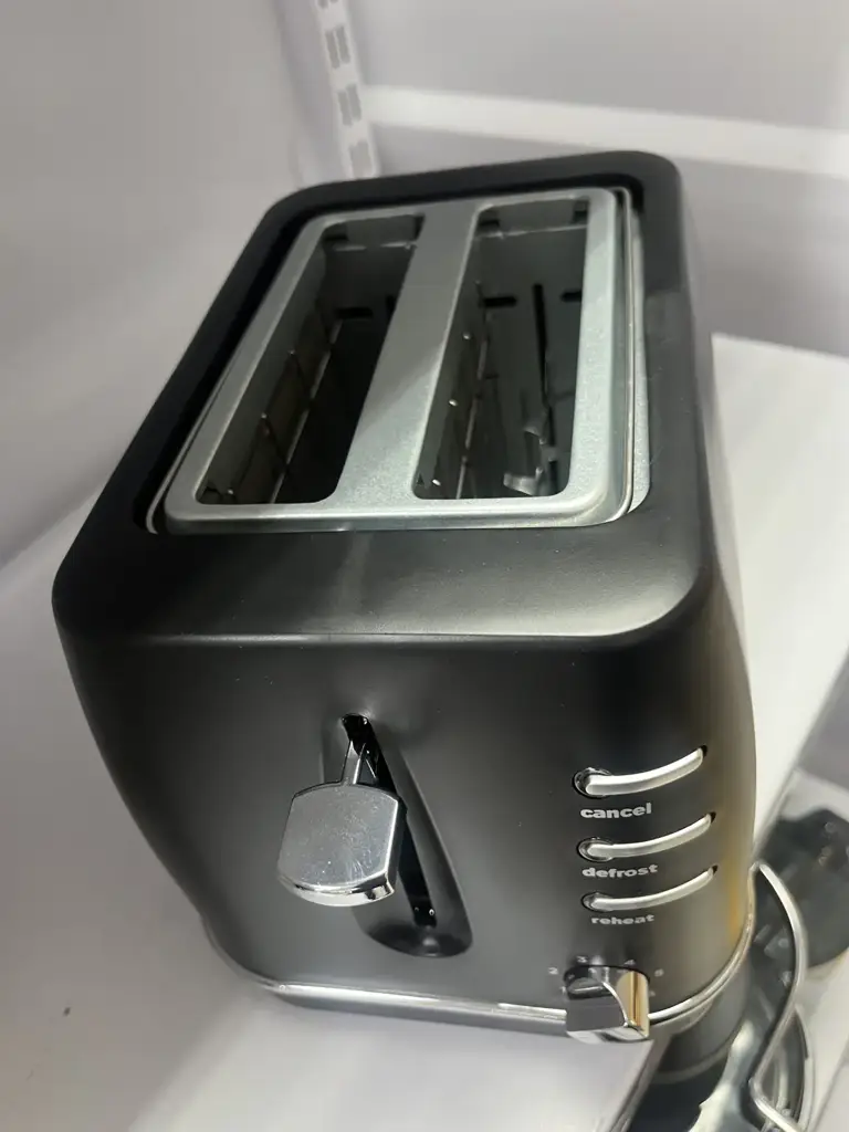 Russell Hobbs Desire Black Toaster - View 3