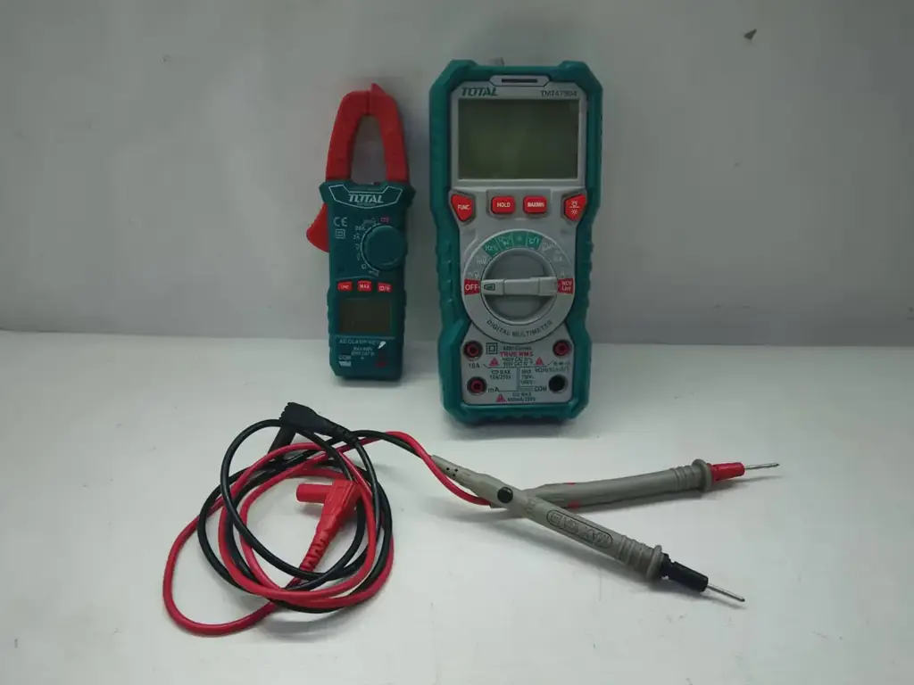 Total Digital Multimeter & Digital Ac Clamp Meter Combo - Tmt47504/Tmt42002